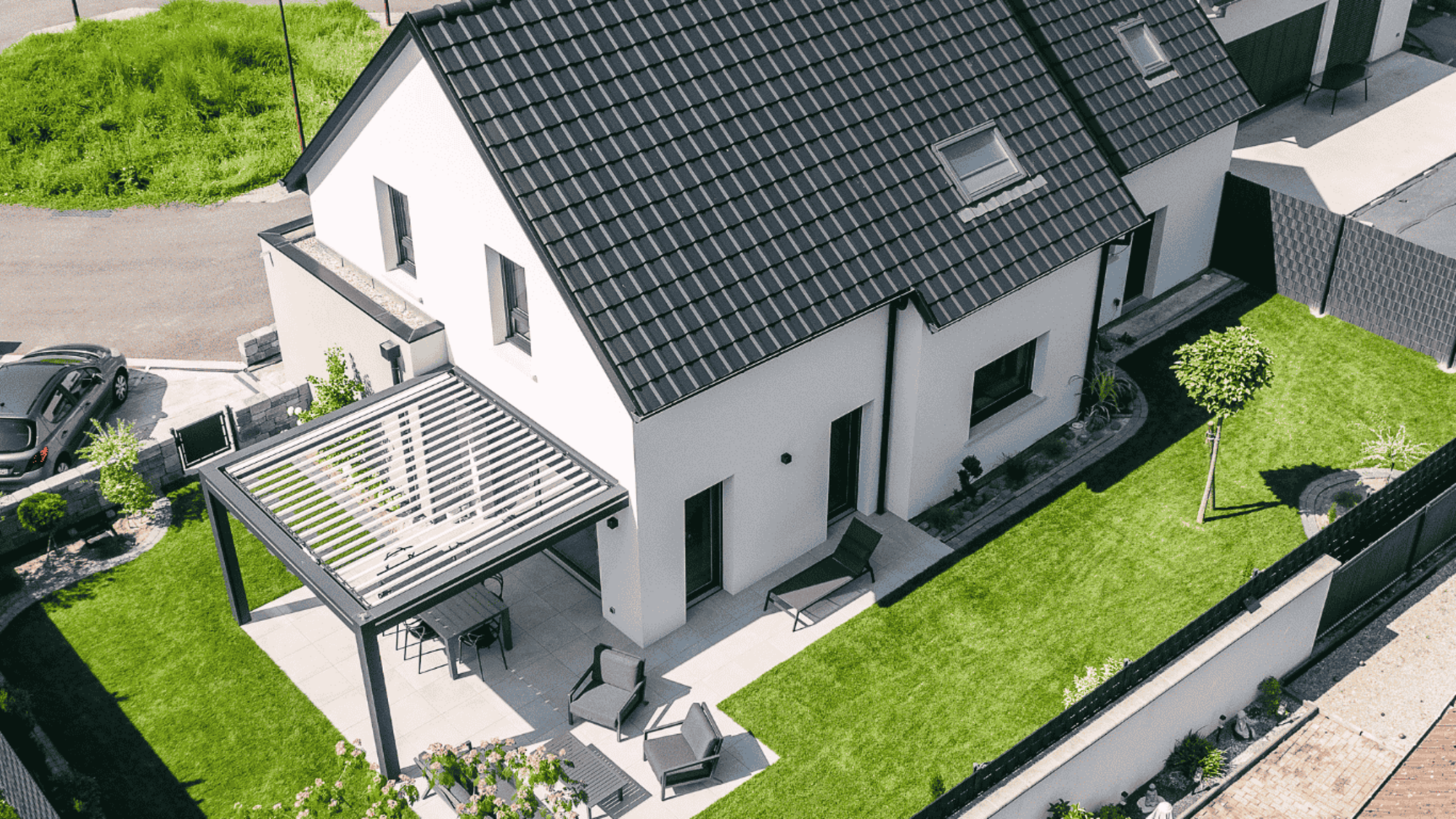 maison contemporaine toit deux pans avec pergola
