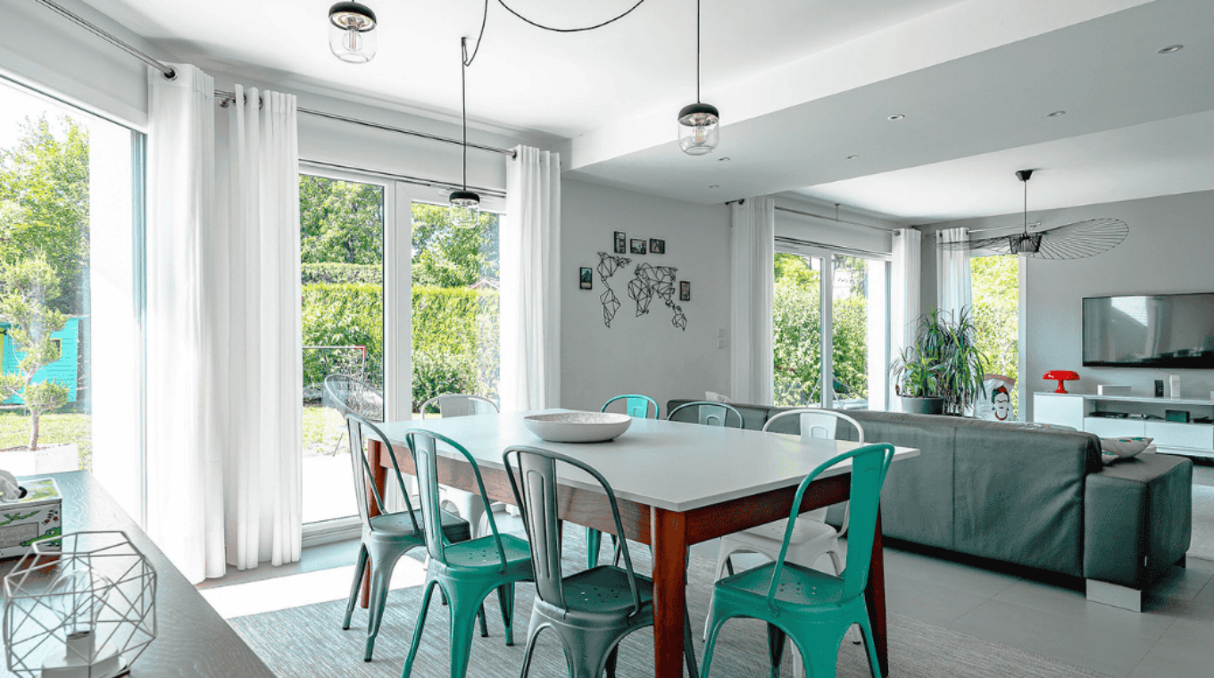 salon moderne et lumineux