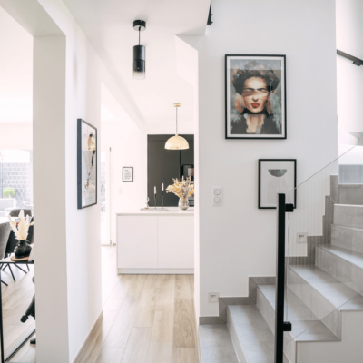 couloir moderne et lumineux