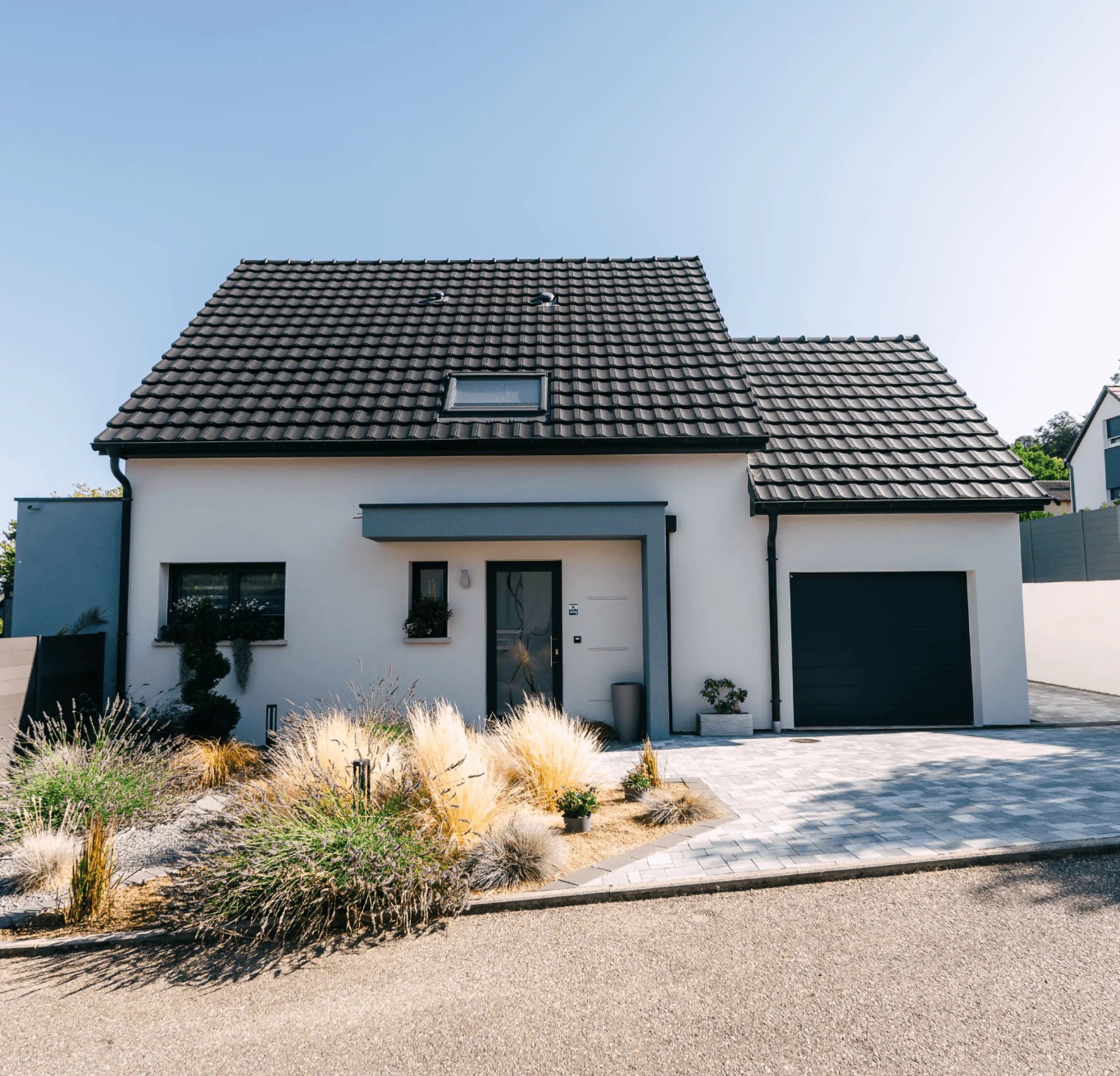 maison indivuelle moderne avec garage